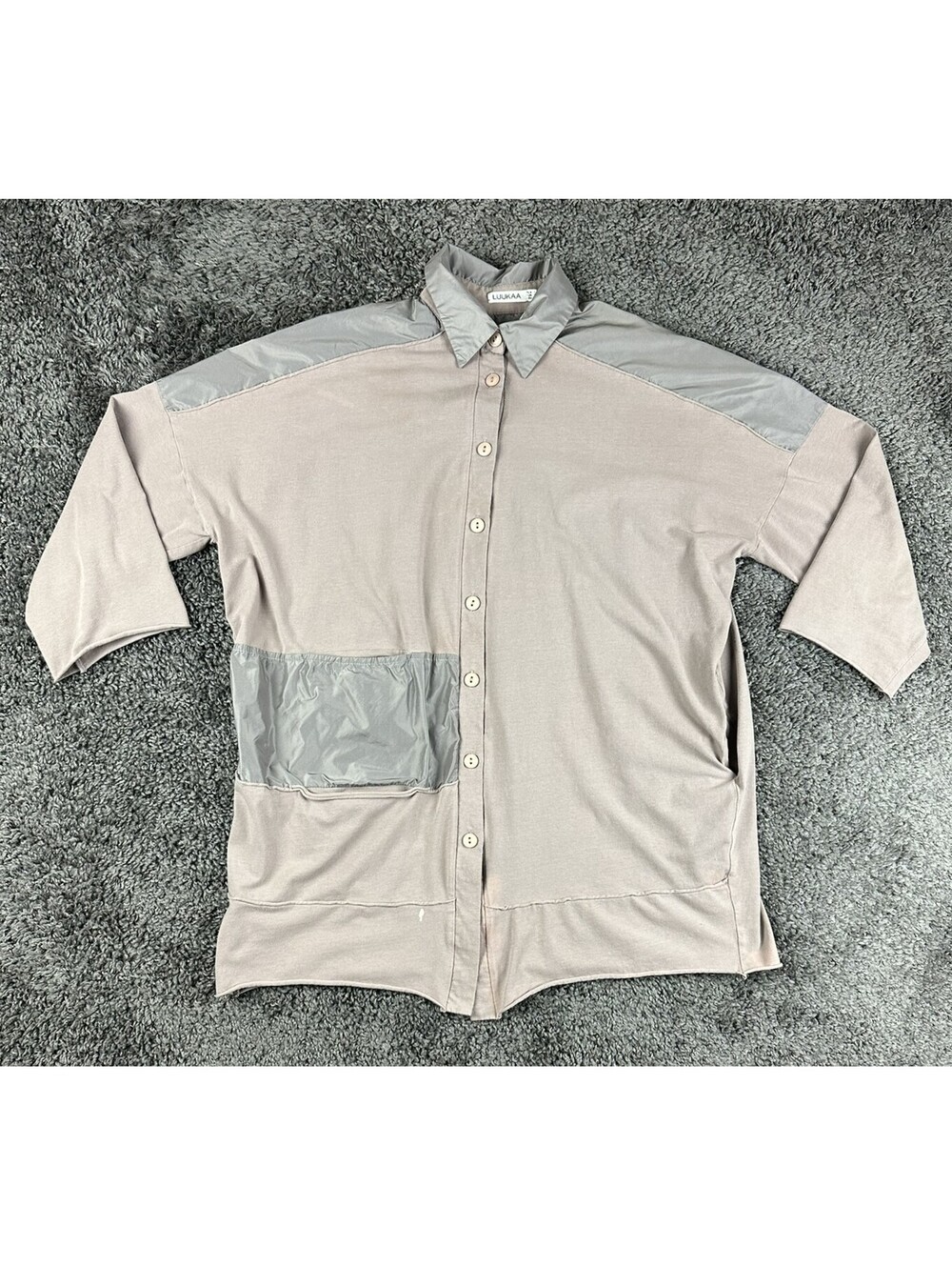 Luukaa Lagenlook Womens Button Tunic Shirt Taupe Gray Size 8 Mixed Media Pockets